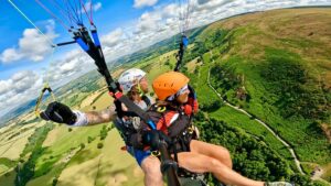 Mark & Sian flying the on Black Knoll